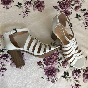 Gorgeous white dress/casual shoes